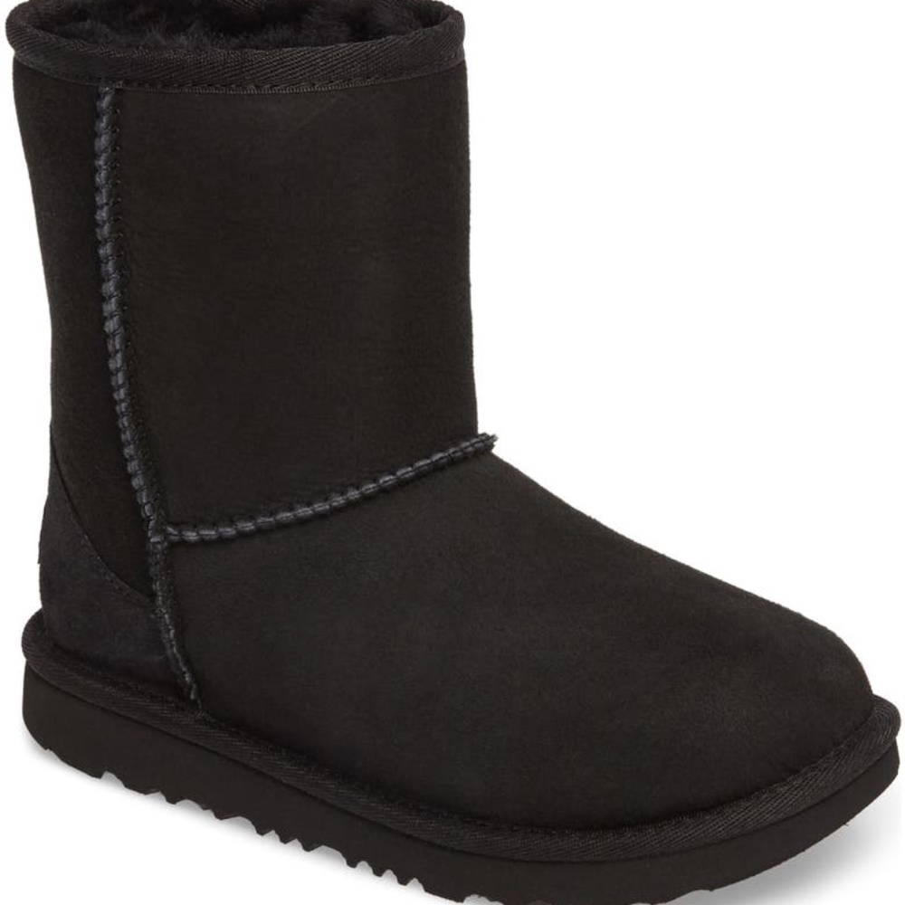 NIB UGG Women's Classic Short II Boots BLACK 7